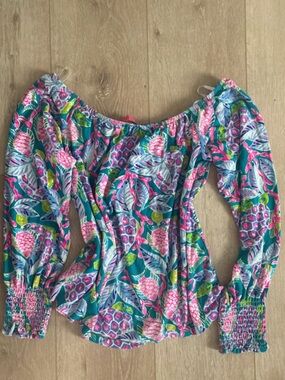 Lilly Pulitzer Lana Top in the Maldives Green Turtle Wave